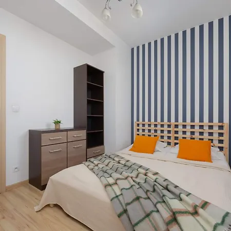 Grey In With View And Balcony By Renters Апартаменты Варшава