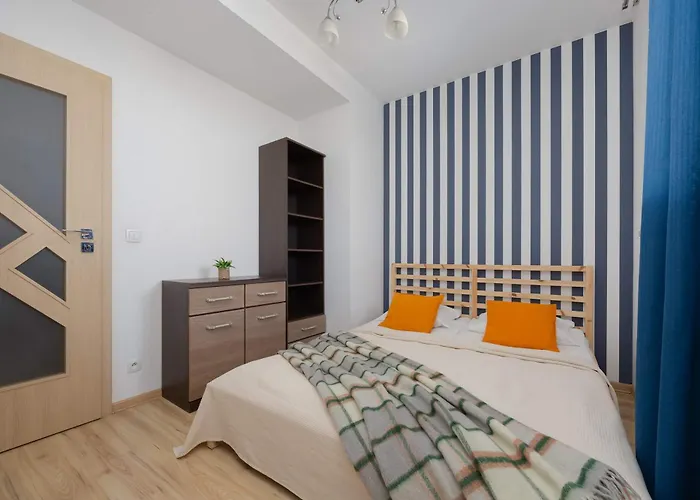 Grey In With View And Balcony By Renters Apartament Warszawa