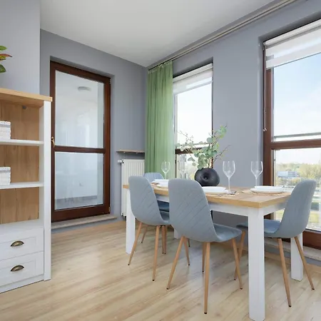 Grey In With View And Balcony By Renters Varsovie